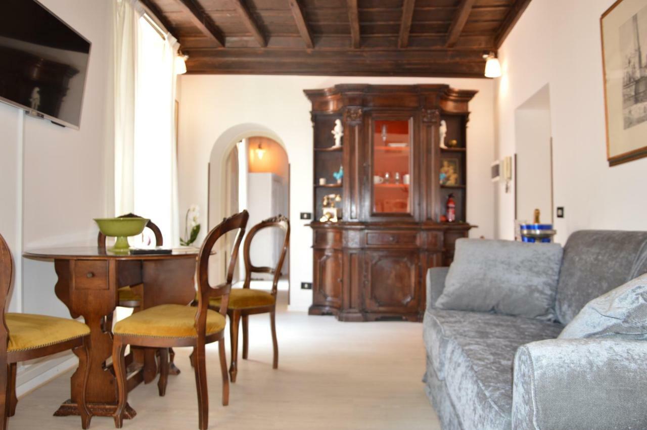 Historic Center - Elegant Apartment With Charming Antiques - Raffaello Inn Рим Экстерьер фото