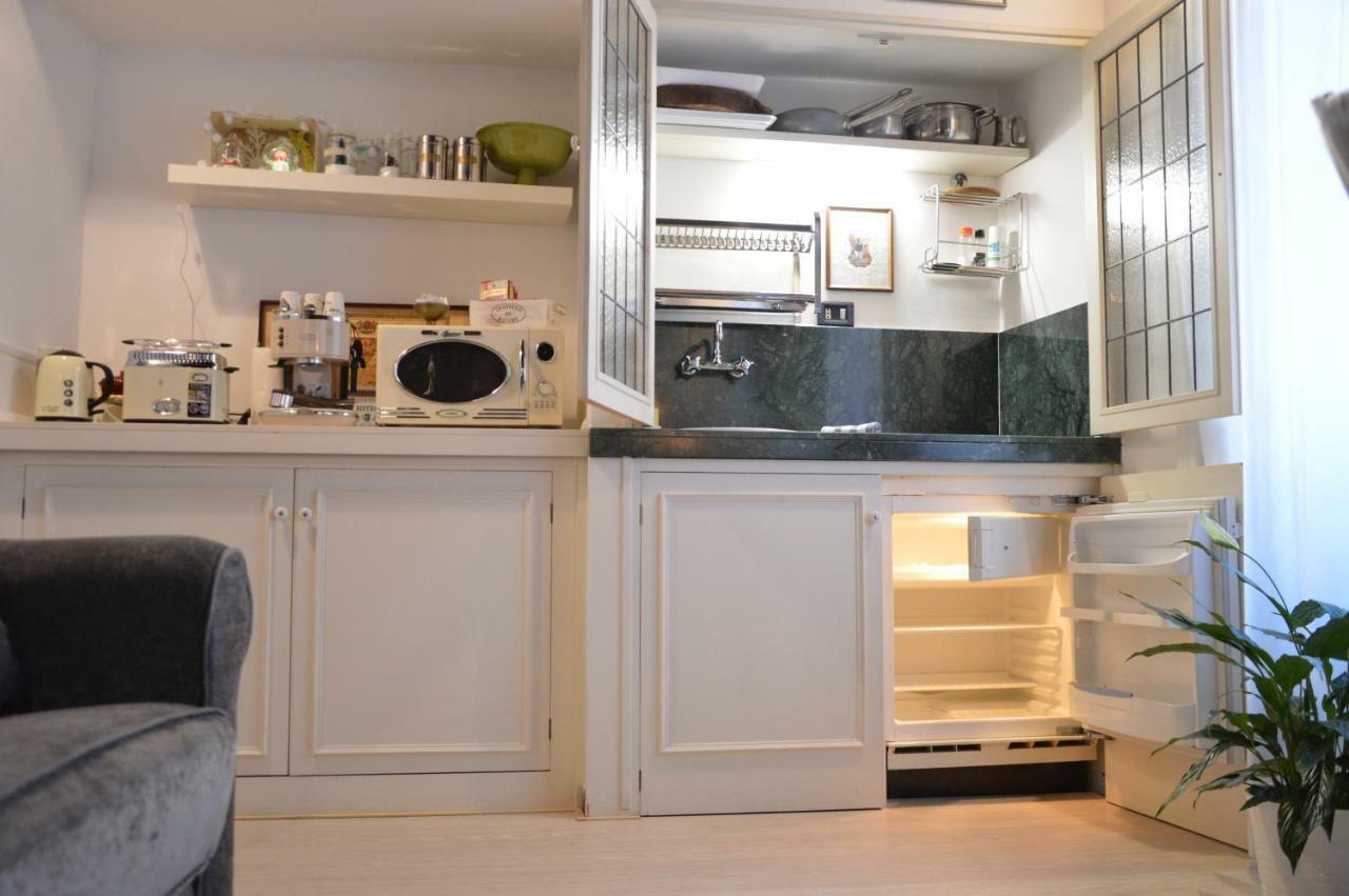 Historic Center - Elegant Apartment With Charming Antiques - Raffaello Inn Рим Экстерьер фото